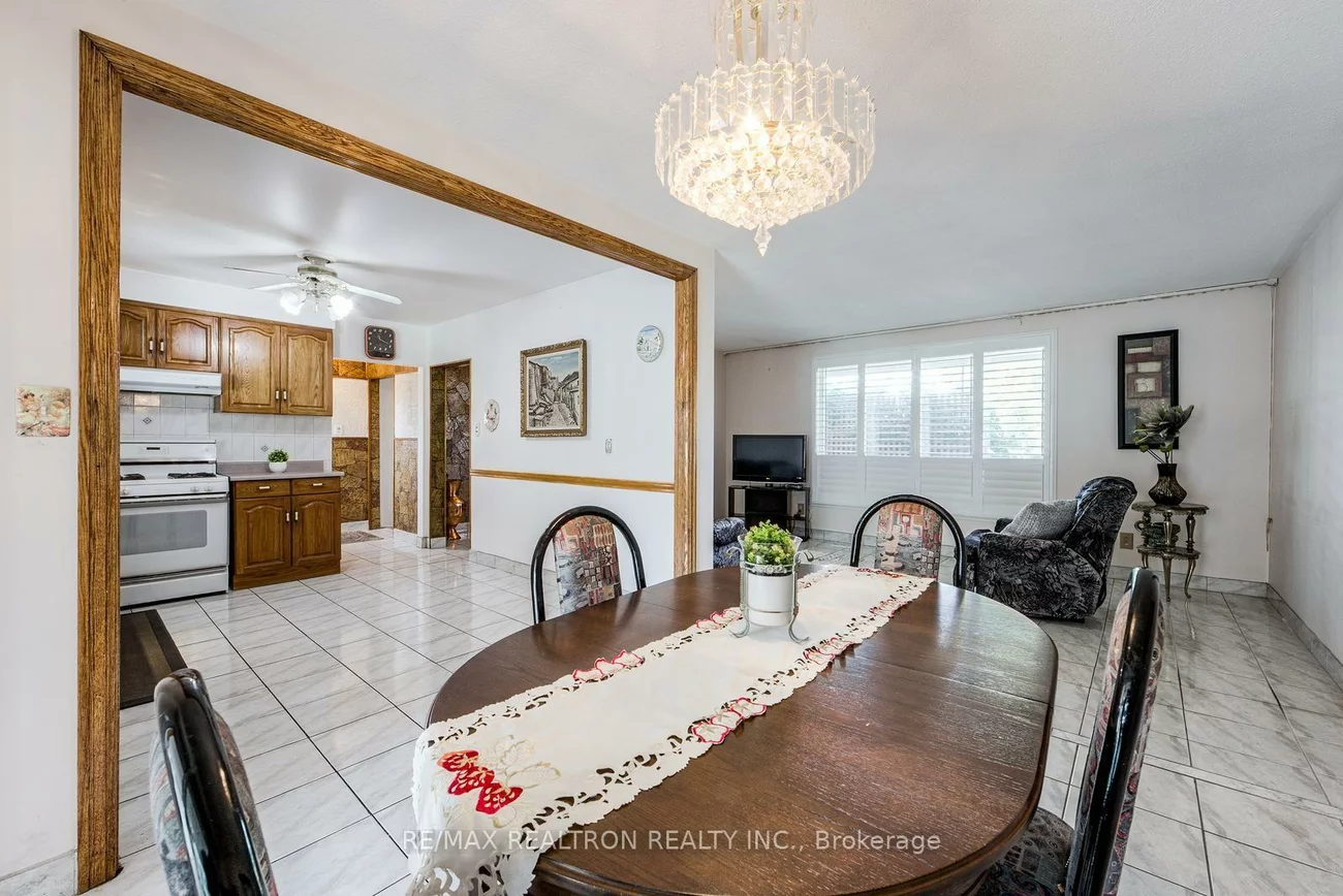 115, Hullmar, Black Creek, Toronto