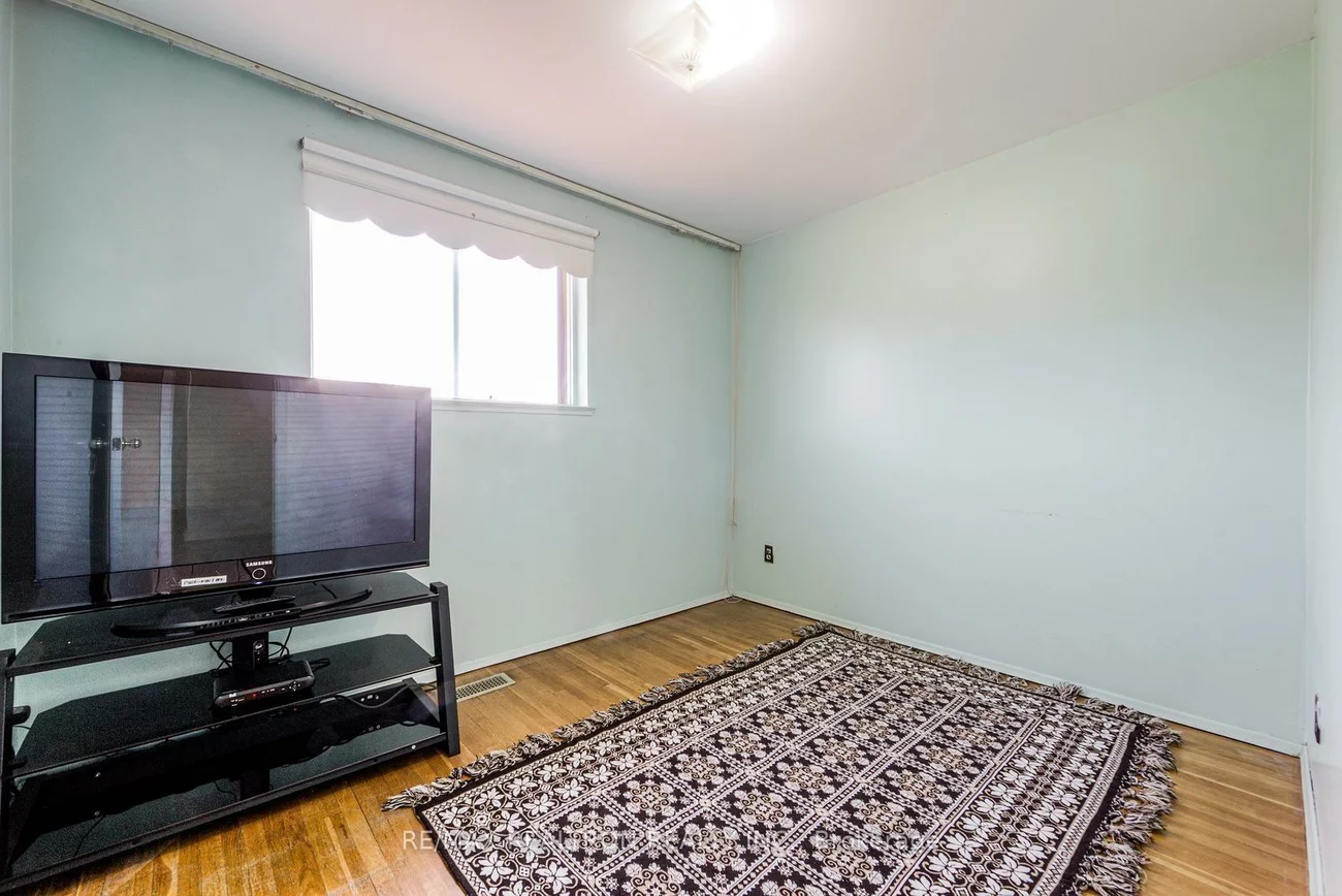 115, Hullmar, Black Creek, Toronto