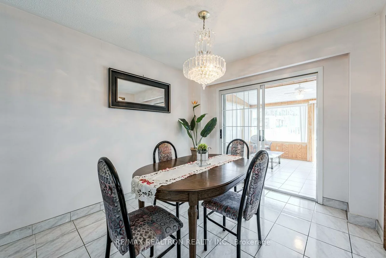 115, Hullmar, Black Creek, Toronto