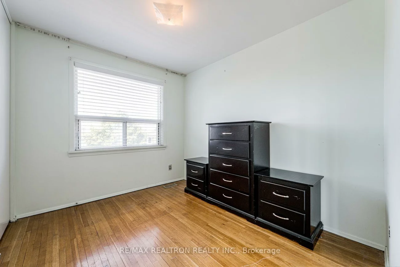 115, Hullmar, Black Creek, Toronto
