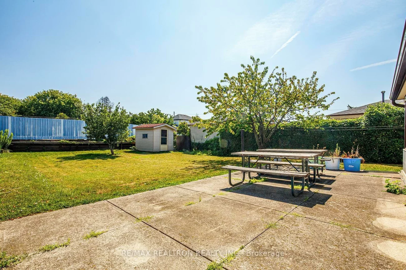 115, Hullmar, Black Creek, Toronto