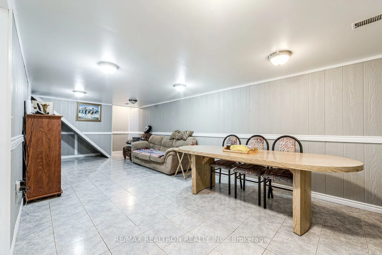 115, Hullmar, Black Creek, Toronto