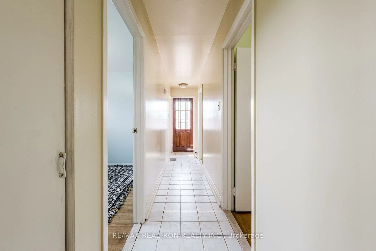 115, Hullmar, Black Creek, Toronto