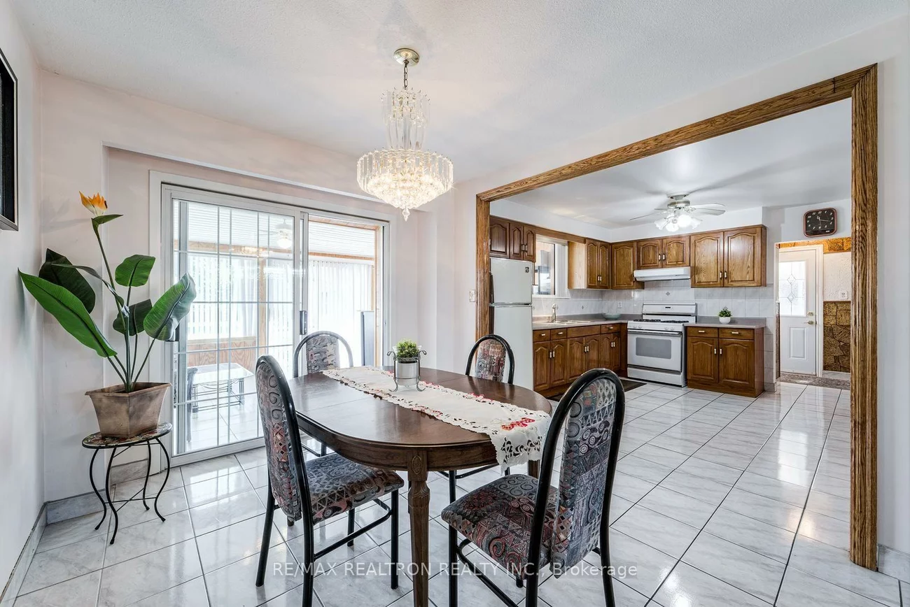 115, Hullmar, Black Creek, Toronto