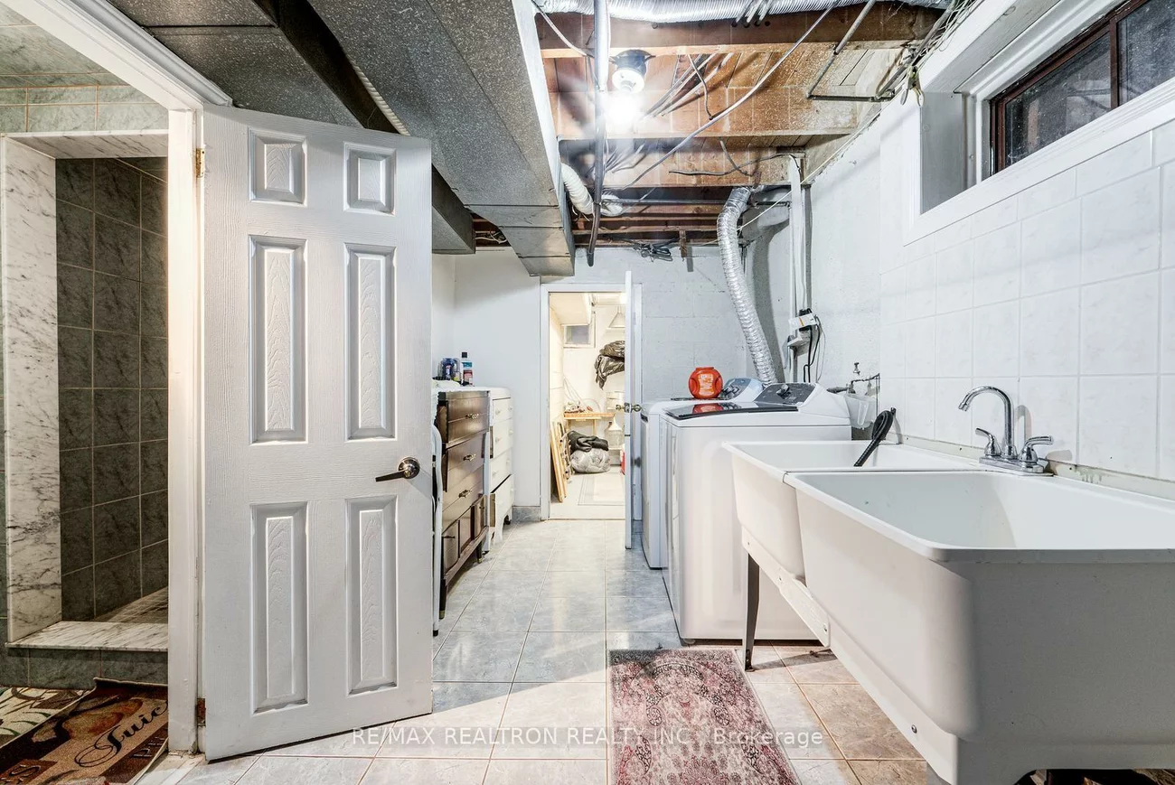 115, Hullmar, Black Creek, Toronto