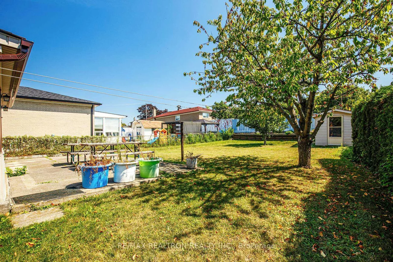 115, Hullmar, Black Creek, Toronto