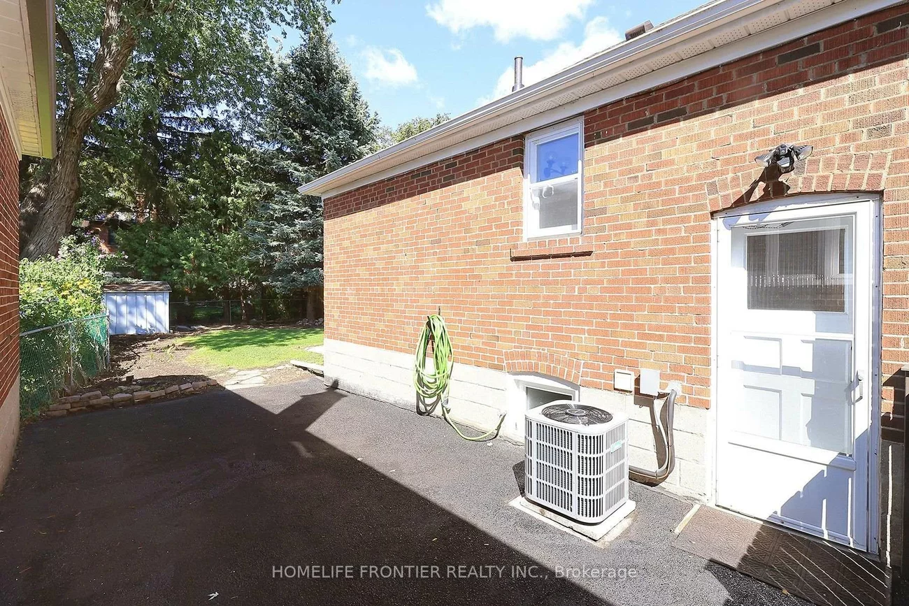 132, Wesley, Stonegate-Queensway, Toronto