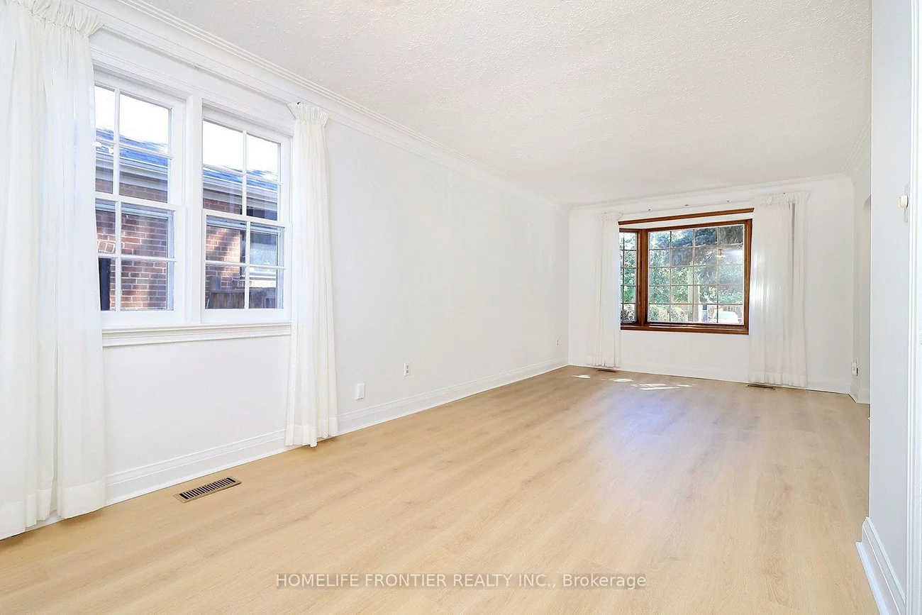 132, Wesley, Stonegate-Queensway, Toronto