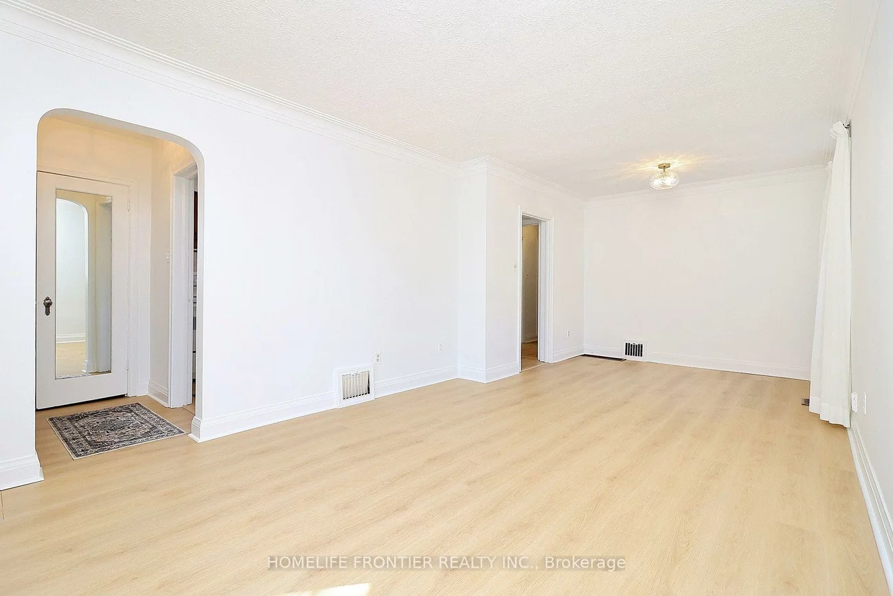132, Wesley, Stonegate-Queensway, Toronto