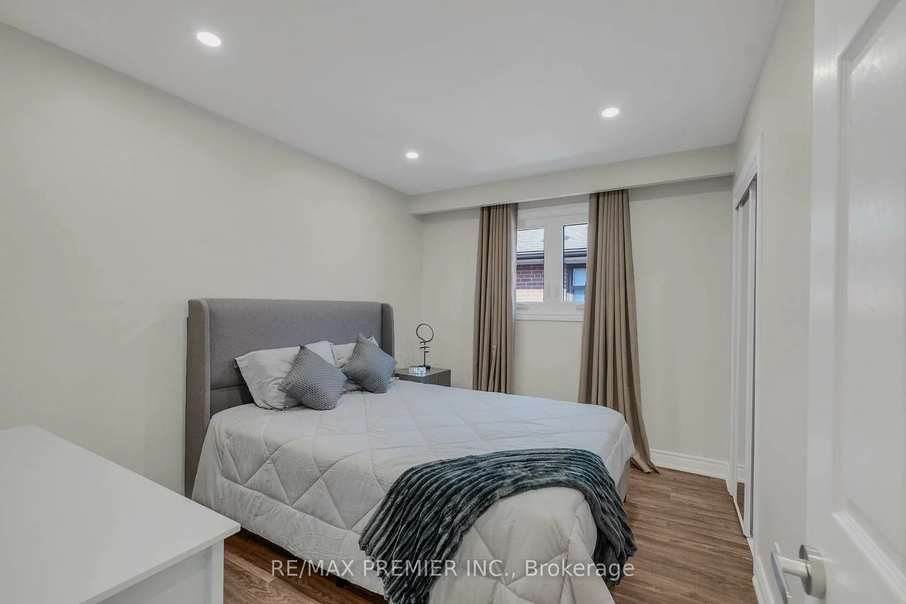 62, Keegan, York University Heights, Toronto