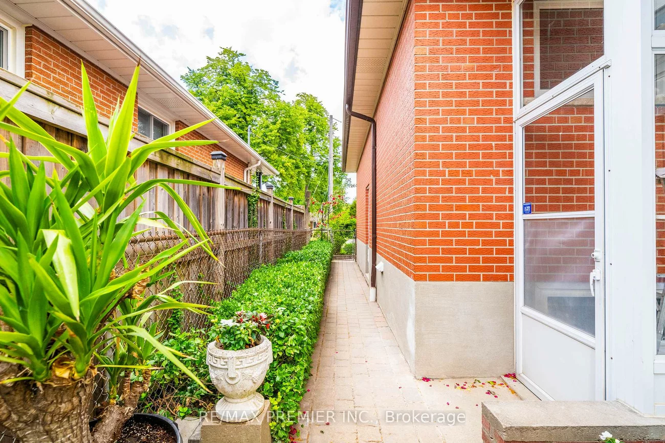 62, Keegan, York University Heights, Toronto