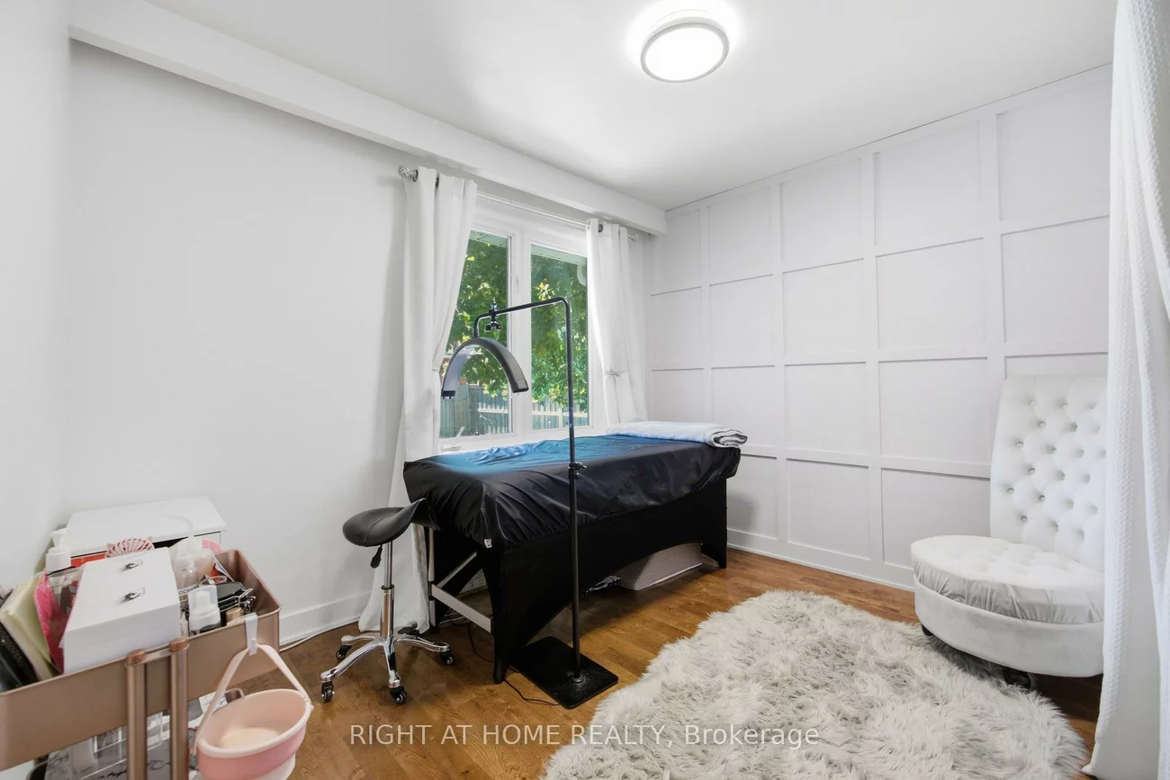 45, Faversham, Eringate-Centennial-West Deane, Toronto