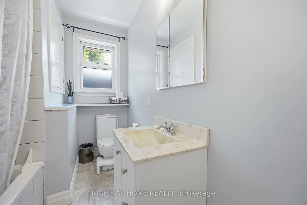 45, Faversham, Eringate-Centennial-West Deane, Toronto