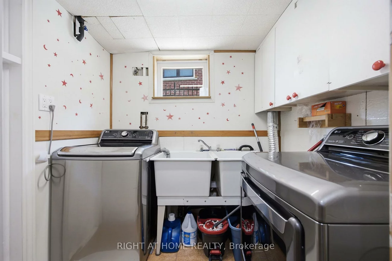 45, Faversham, Eringate-Centennial-West Deane, Toronto