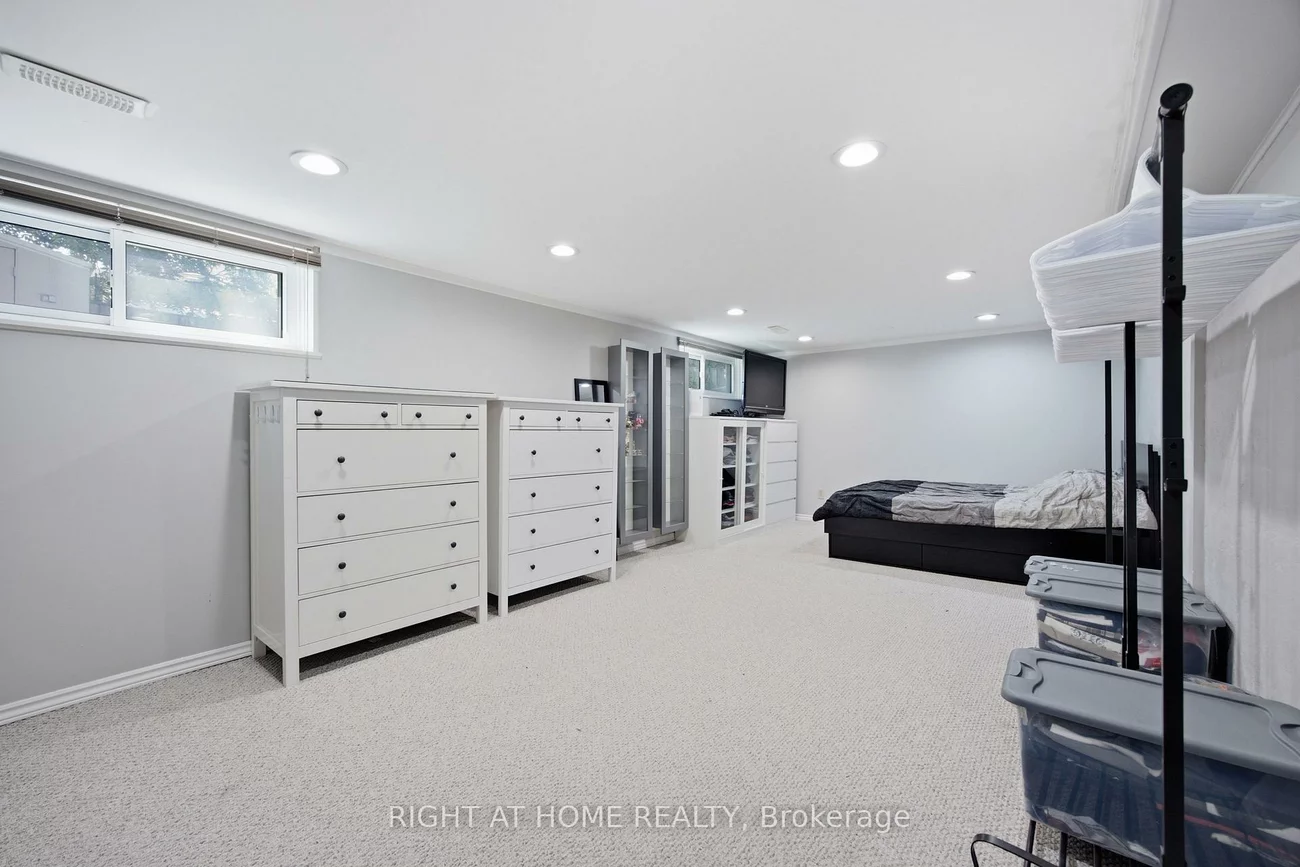 45, Faversham, Eringate-Centennial-West Deane, Toronto