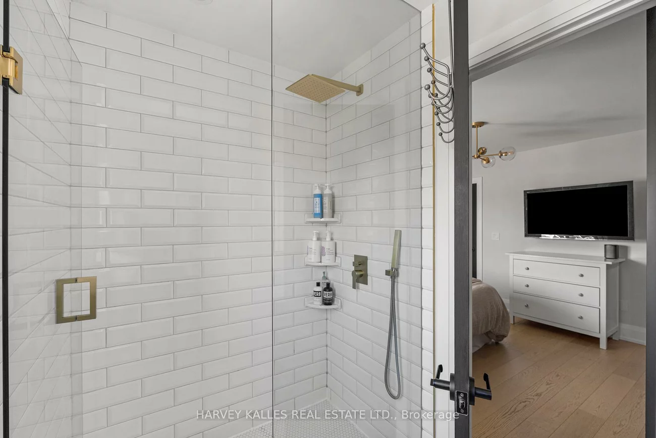 106, Hope, Corso Italia-Davenport, Toronto