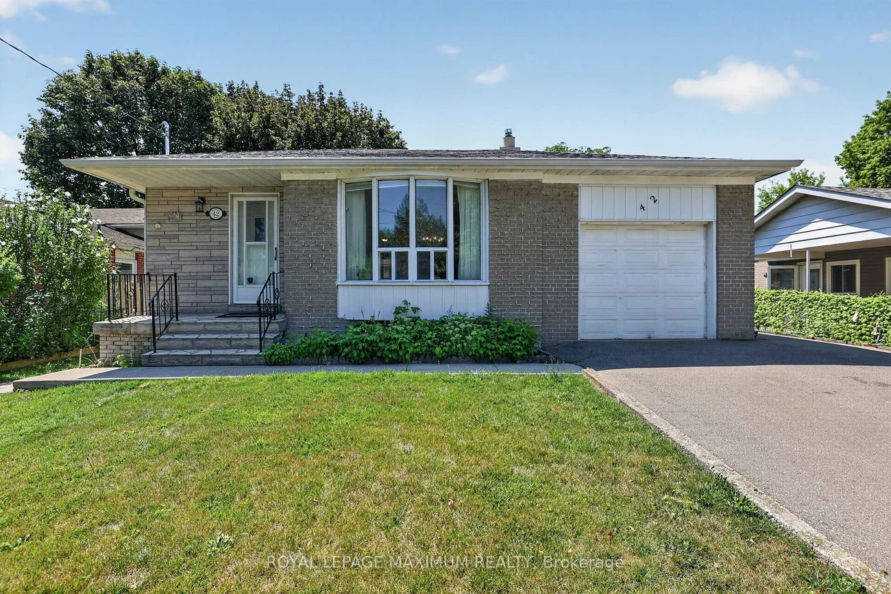 42, Pergola, West Humber-Clairville, Toronto