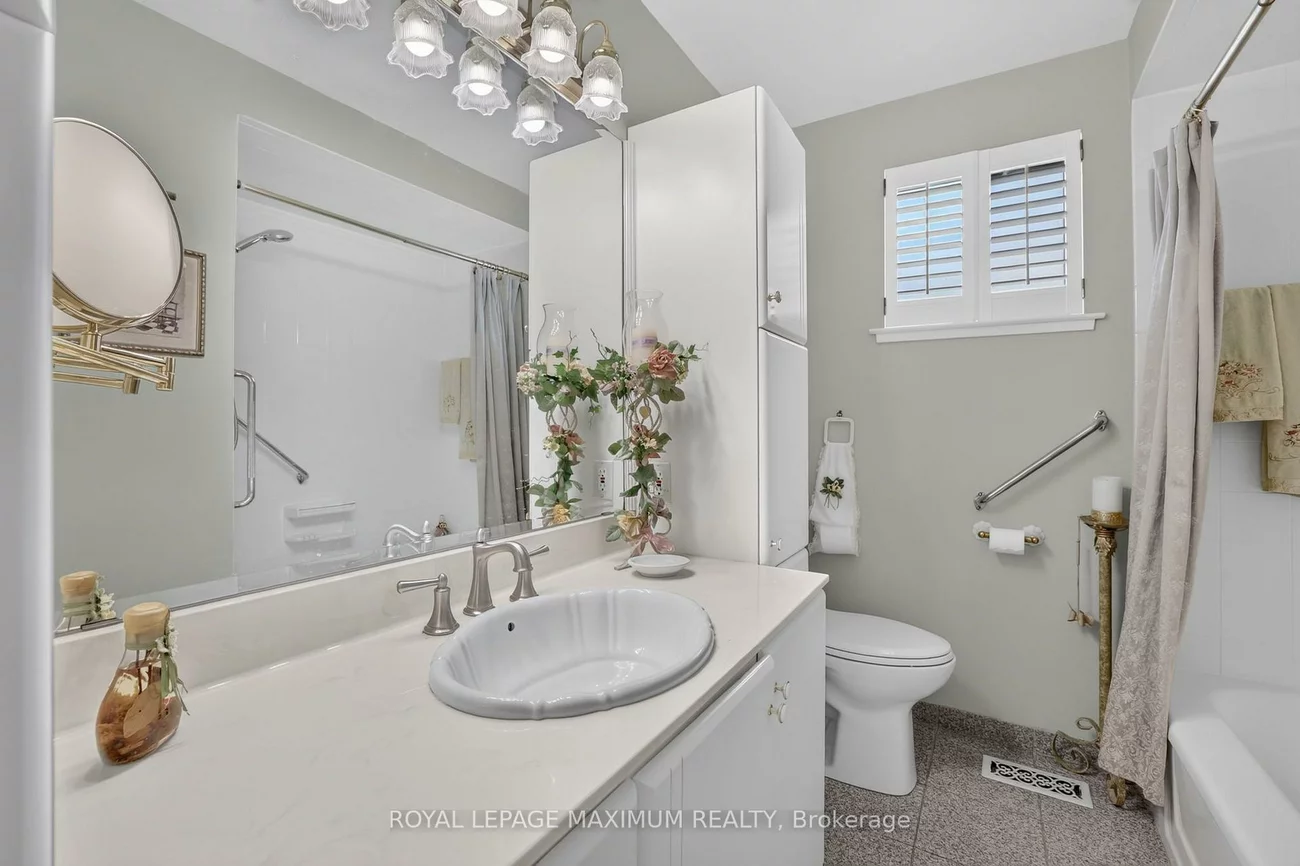 42, Pergola, West Humber-Clairville, Toronto