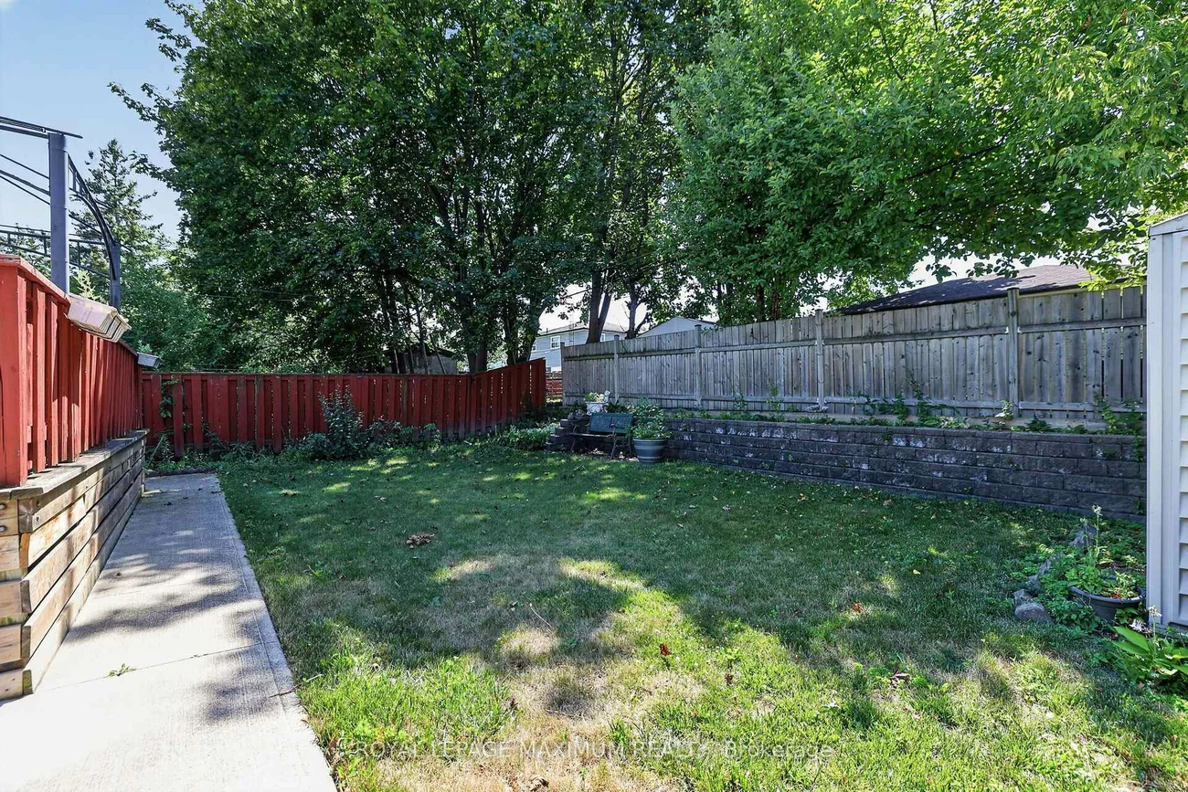 42, Pergola, West Humber-Clairville, Toronto