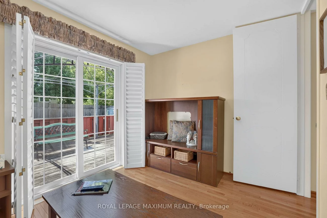 42, Pergola, West Humber-Clairville, Toronto