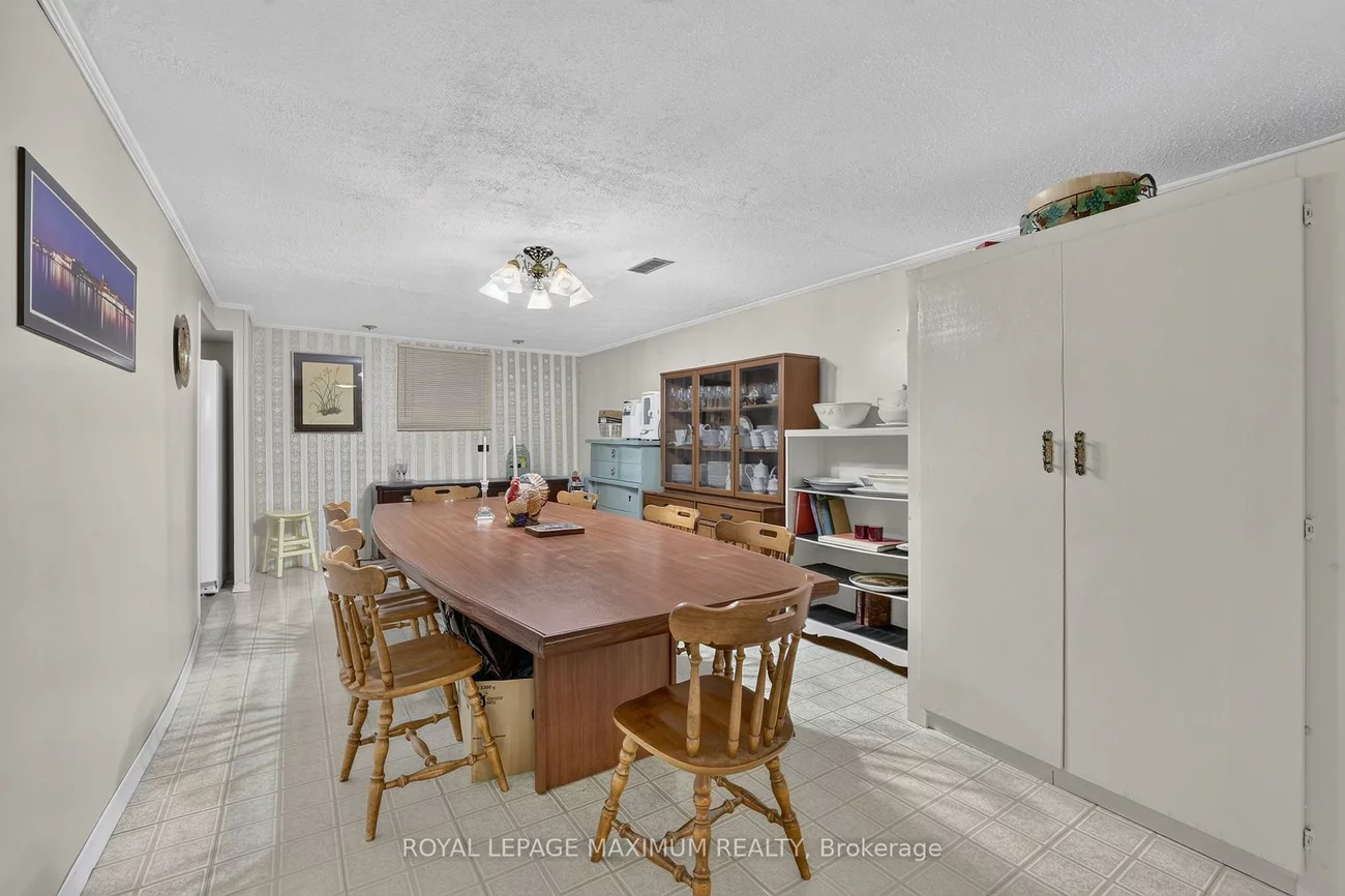 42, Pergola, West Humber-Clairville, Toronto
