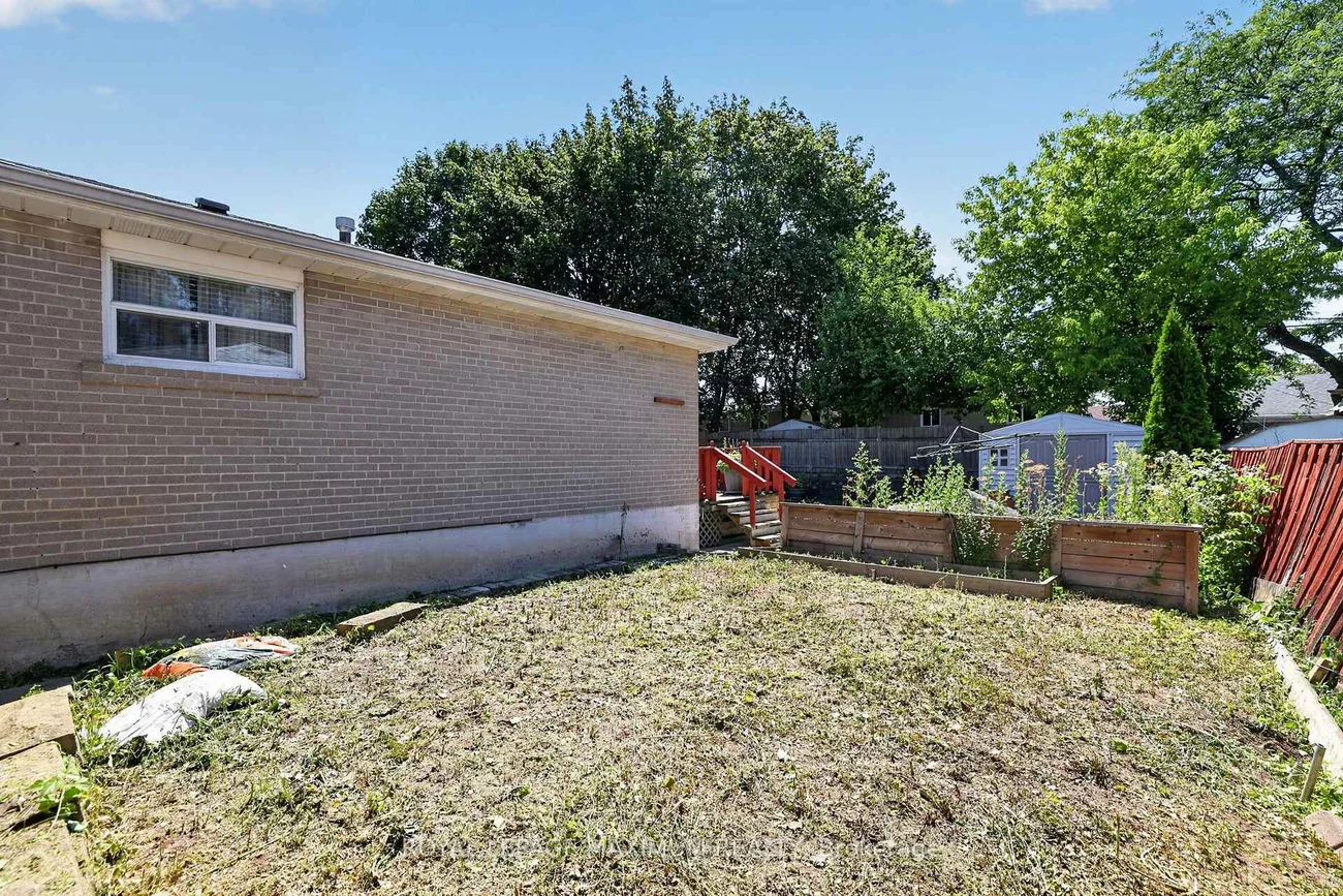 42, Pergola, West Humber-Clairville, Toronto