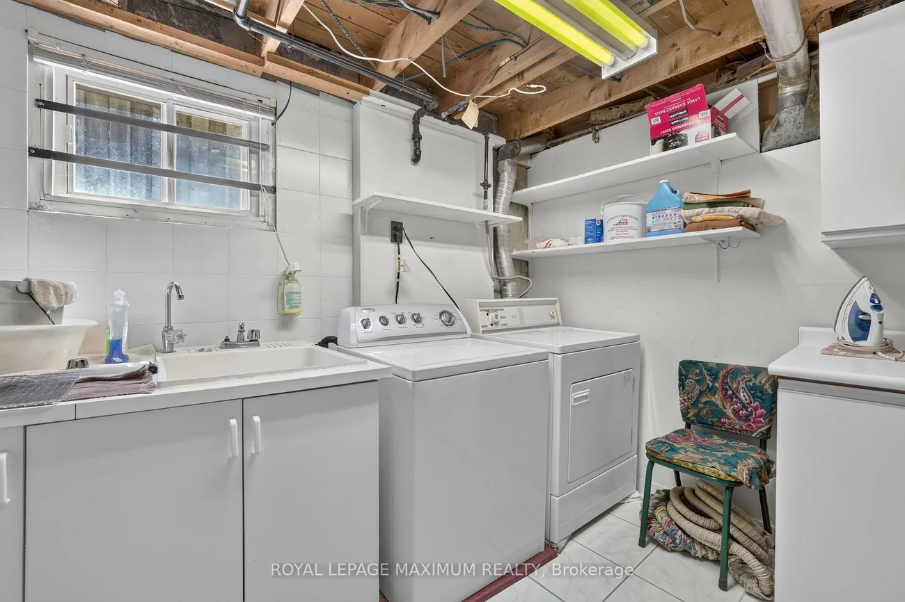 42, Pergola, West Humber-Clairville, Toronto