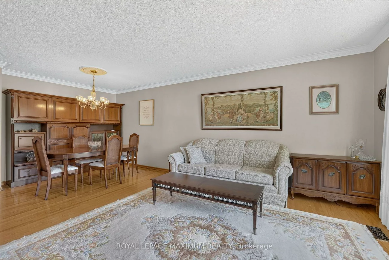 42, Pergola, West Humber-Clairville, Toronto