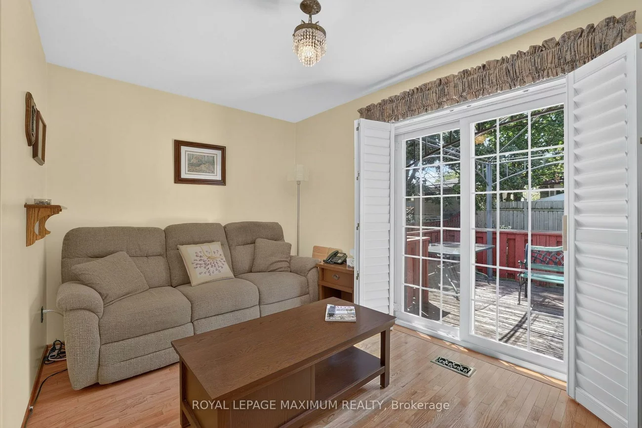 42, Pergola, West Humber-Clairville, Toronto