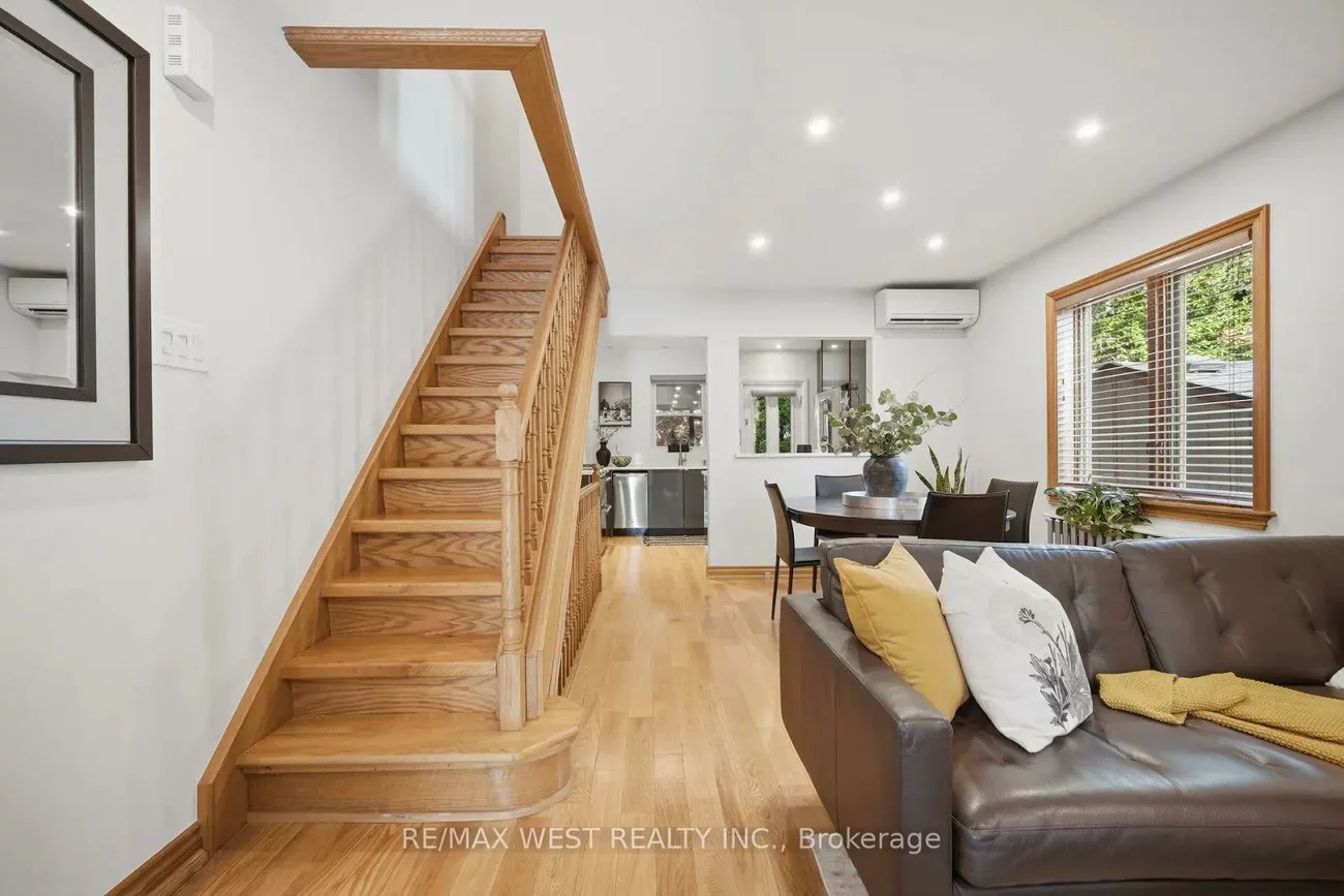 151, Jane, Runnymede-Bloor West Village, Toronto