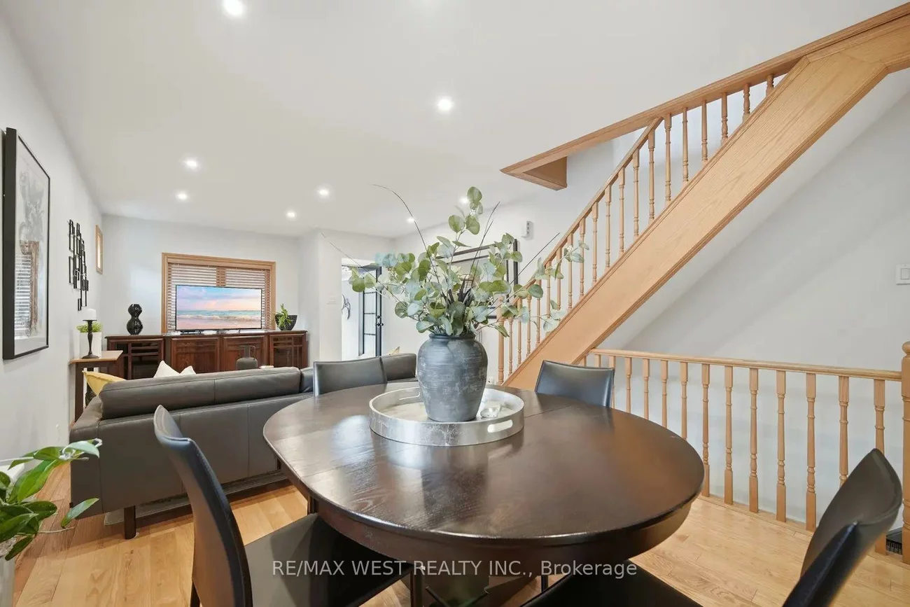 151, Jane, Runnymede-Bloor West Village, Toronto