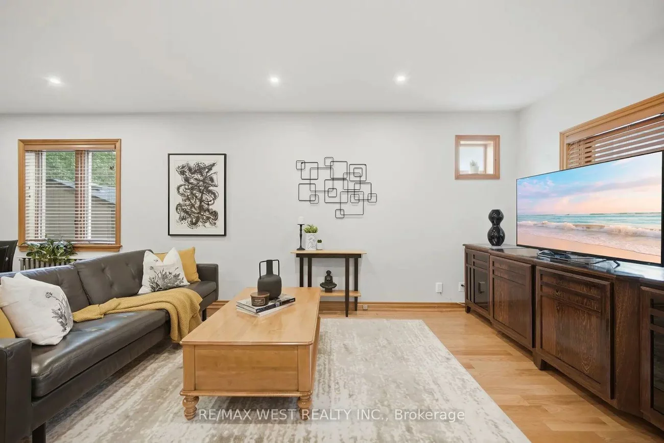 151, Jane, Runnymede-Bloor West Village, Toronto