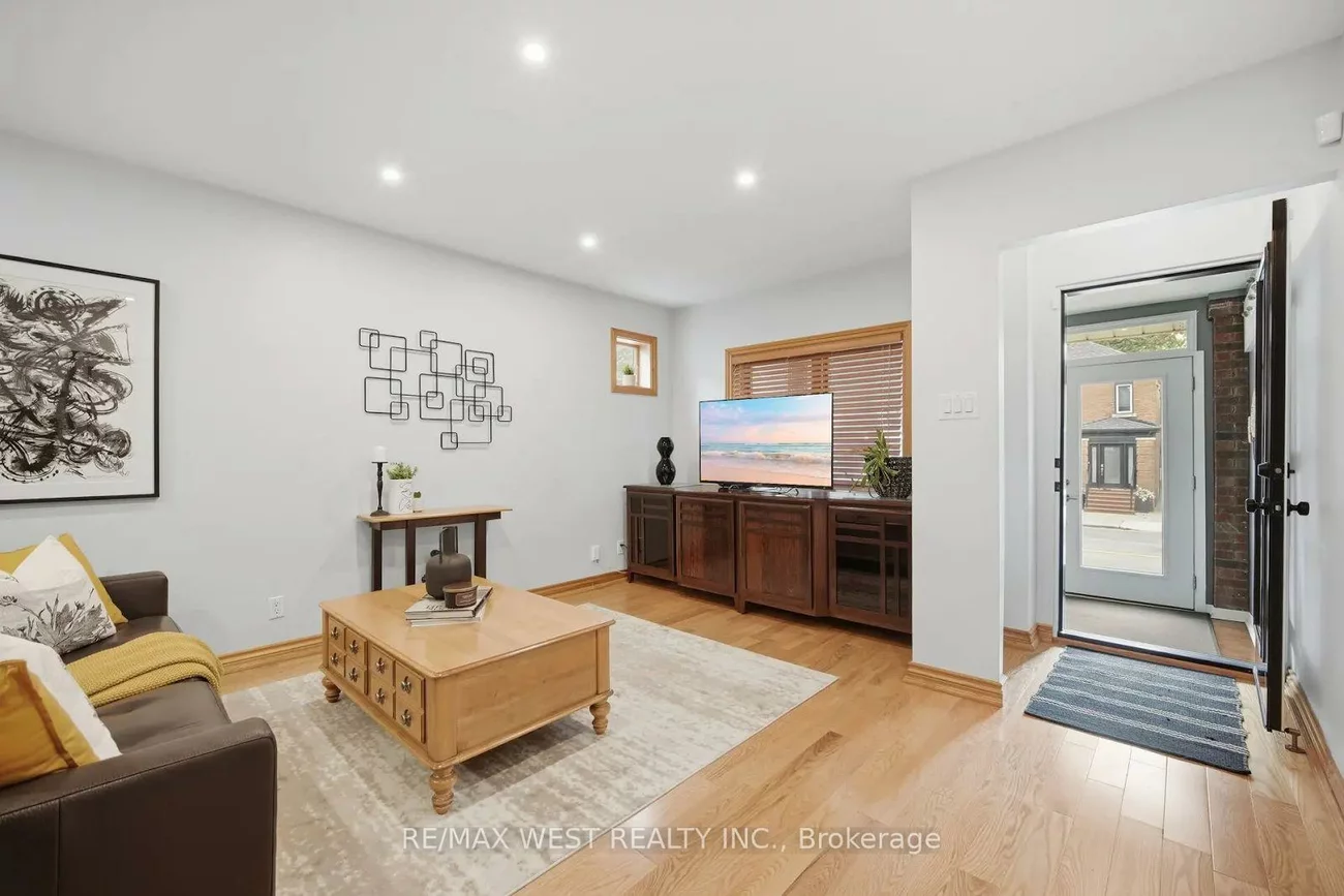151, Jane, Runnymede-Bloor West Village, Toronto