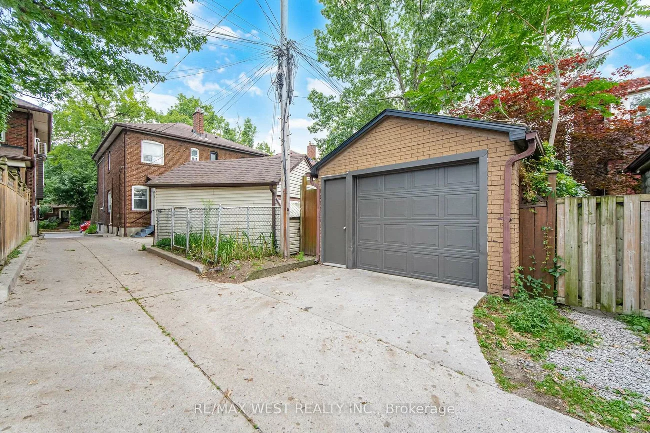 151, Jane, Runnymede-Bloor West Village, Toronto