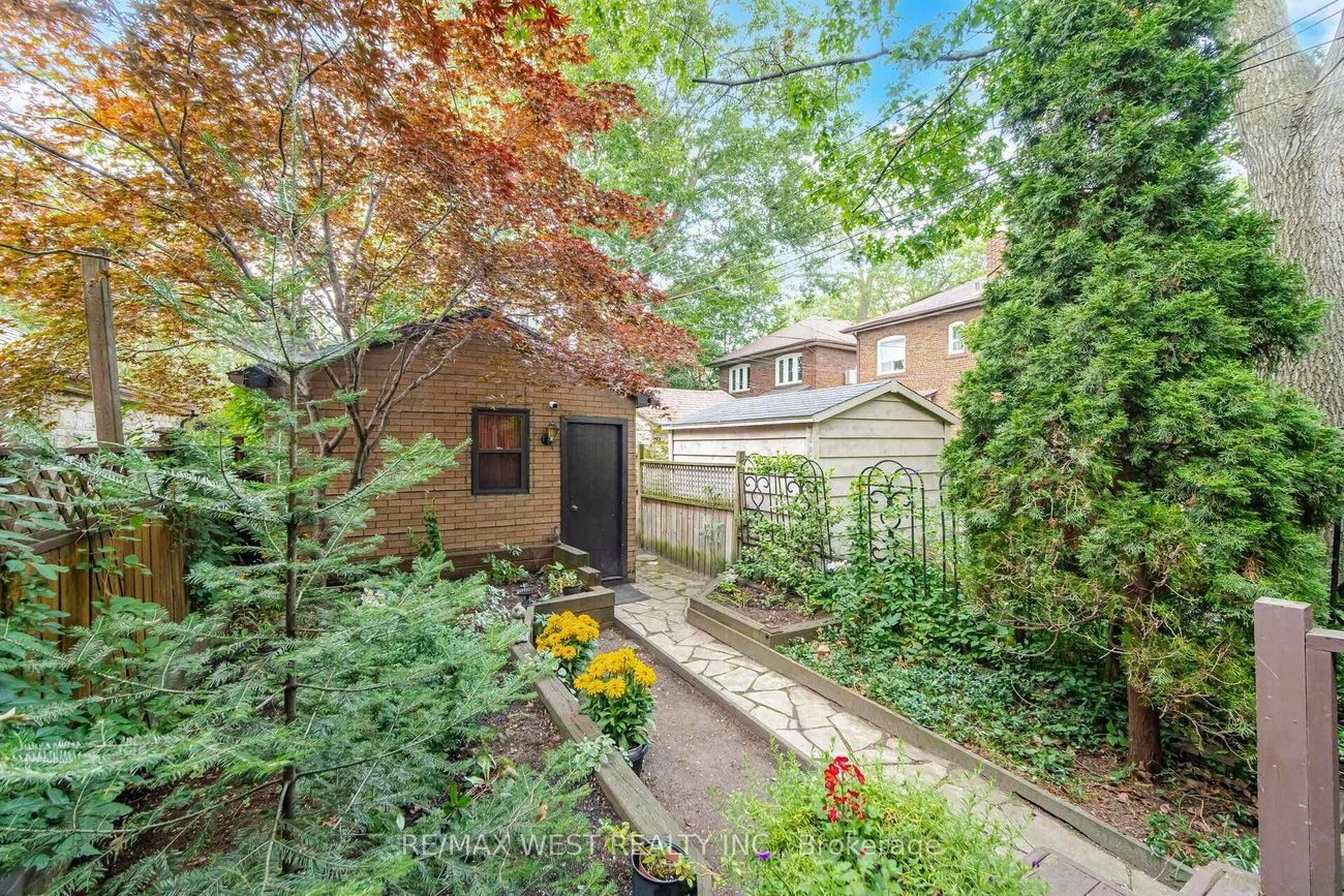 151, Jane, Runnymede-Bloor West Village, Toronto