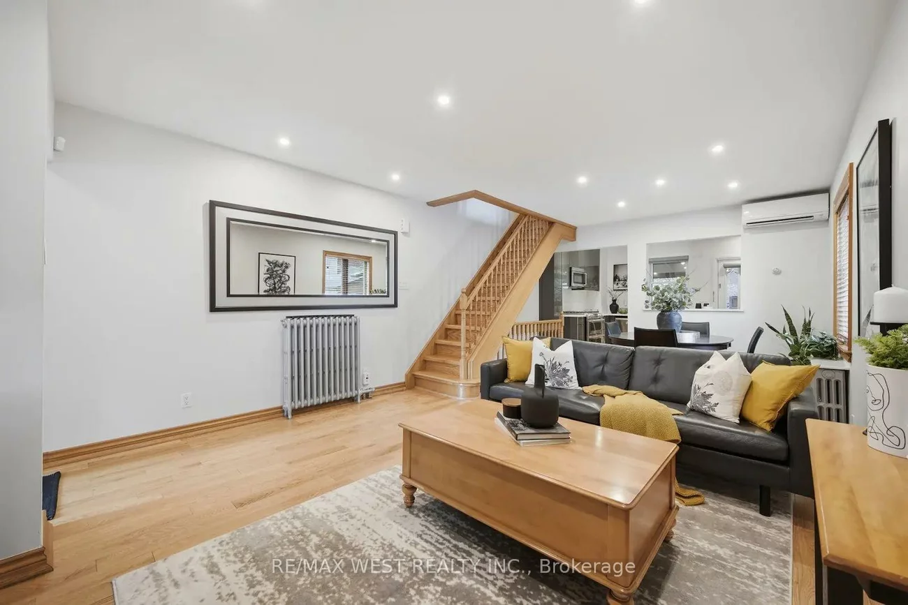 151, Jane, Runnymede-Bloor West Village, Toronto