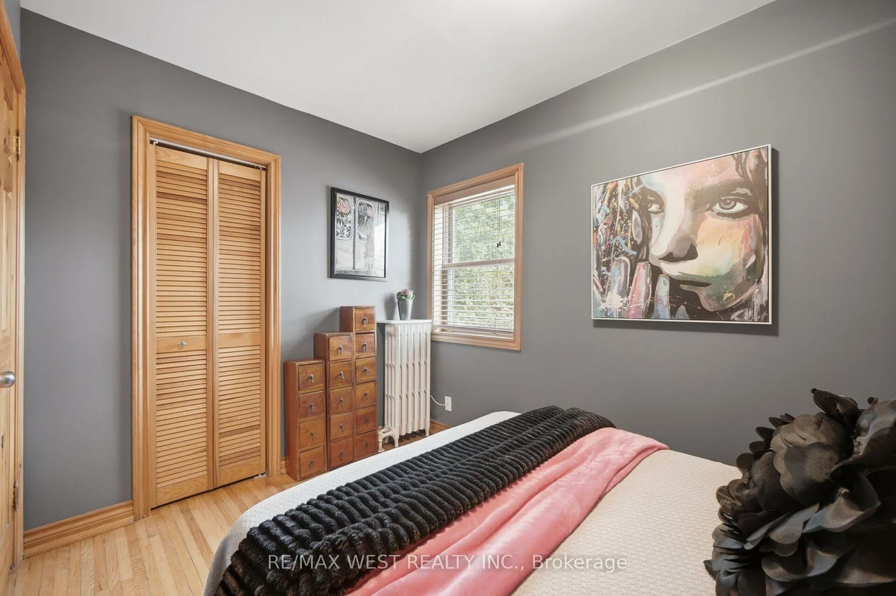 151, Jane, Runnymede-Bloor West Village, Toronto