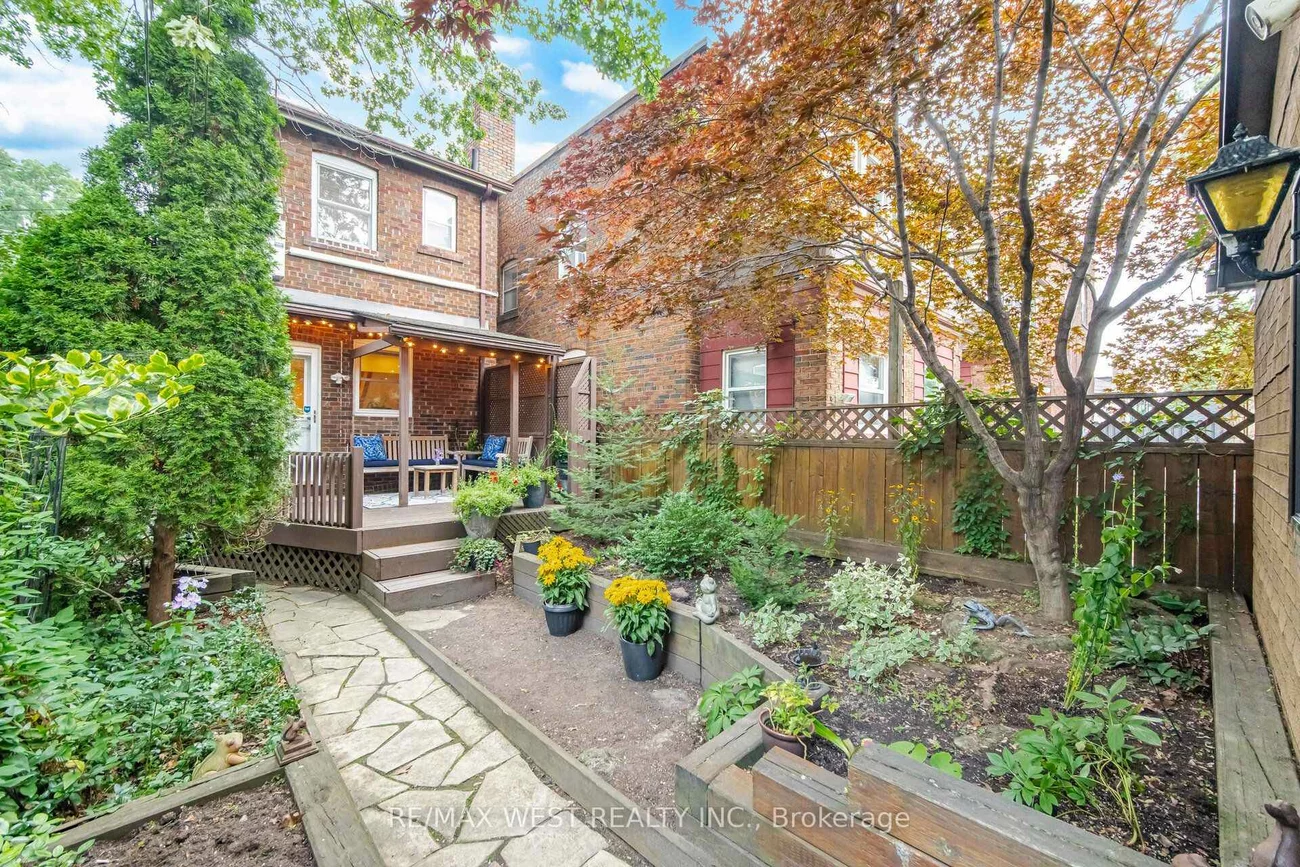 151, Jane, Runnymede-Bloor West Village, Toronto