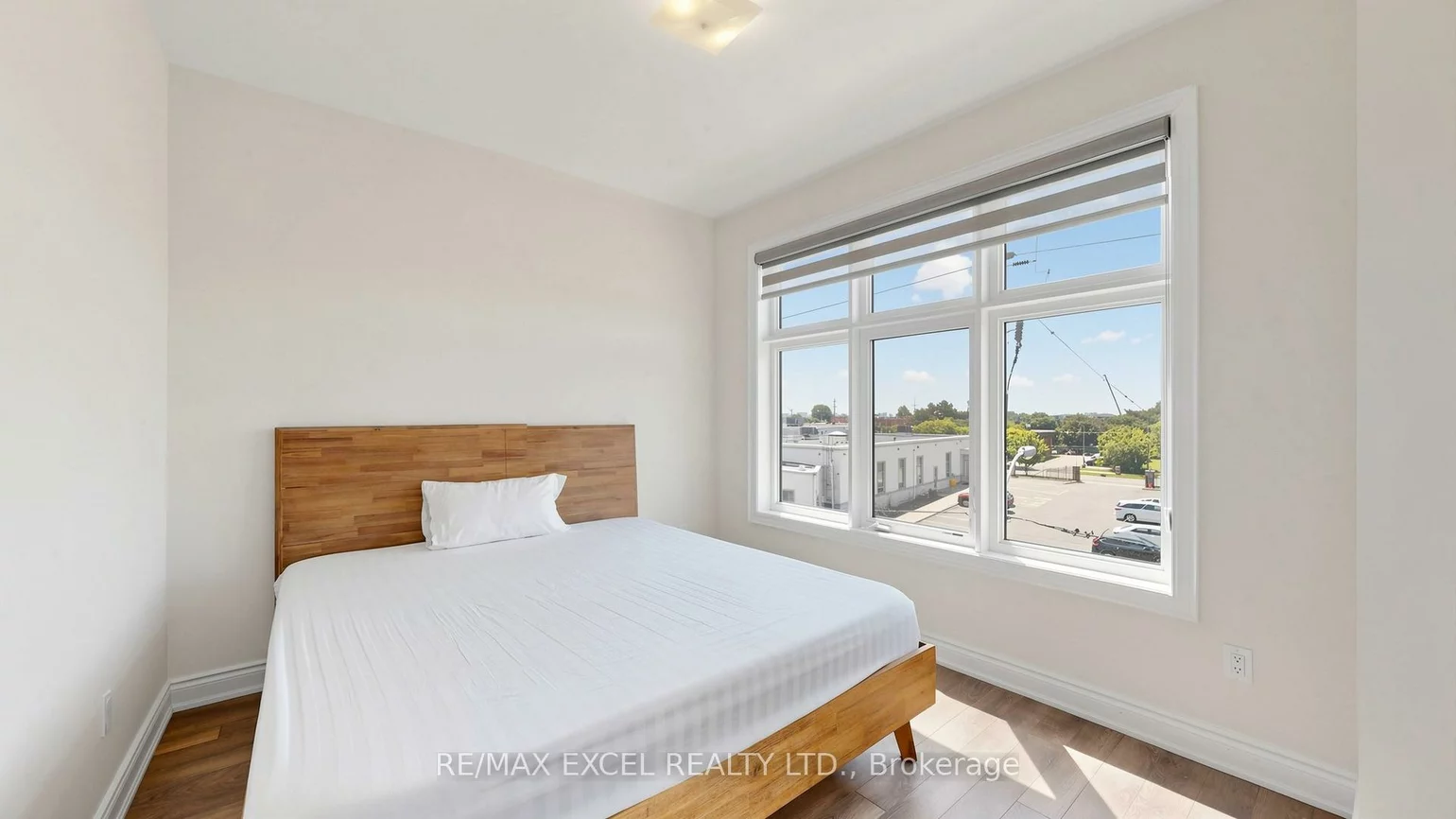 2A, Muir, Humber Summit, Toronto