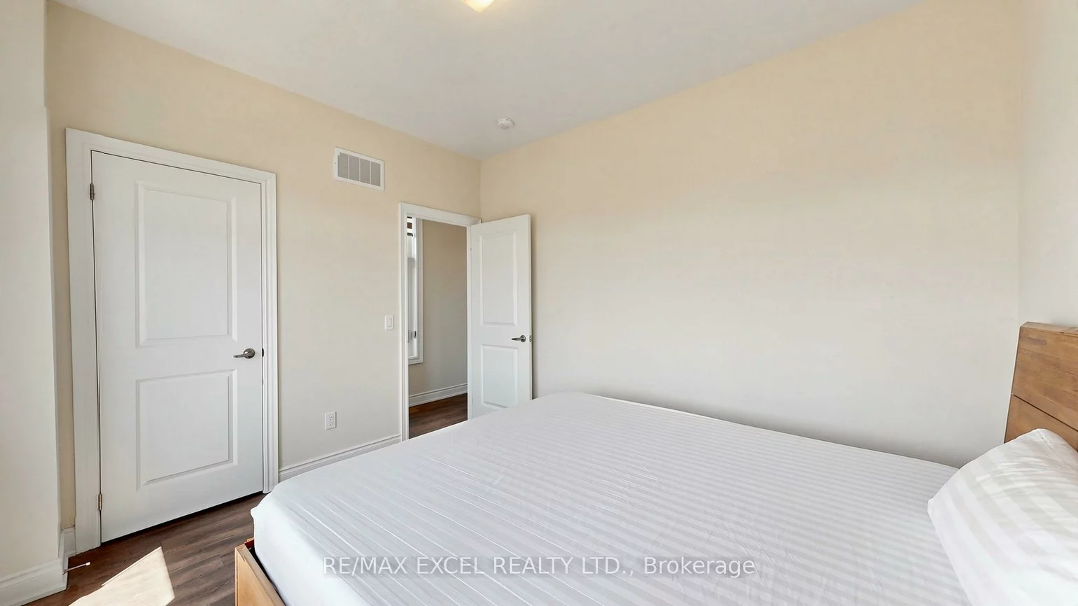 2A, Muir, Humber Summit, Toronto