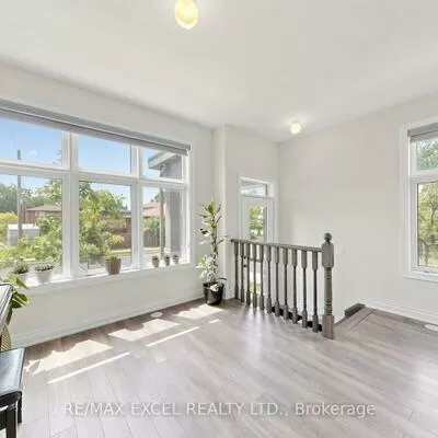 2A, Muir, Humber Summit, Toronto