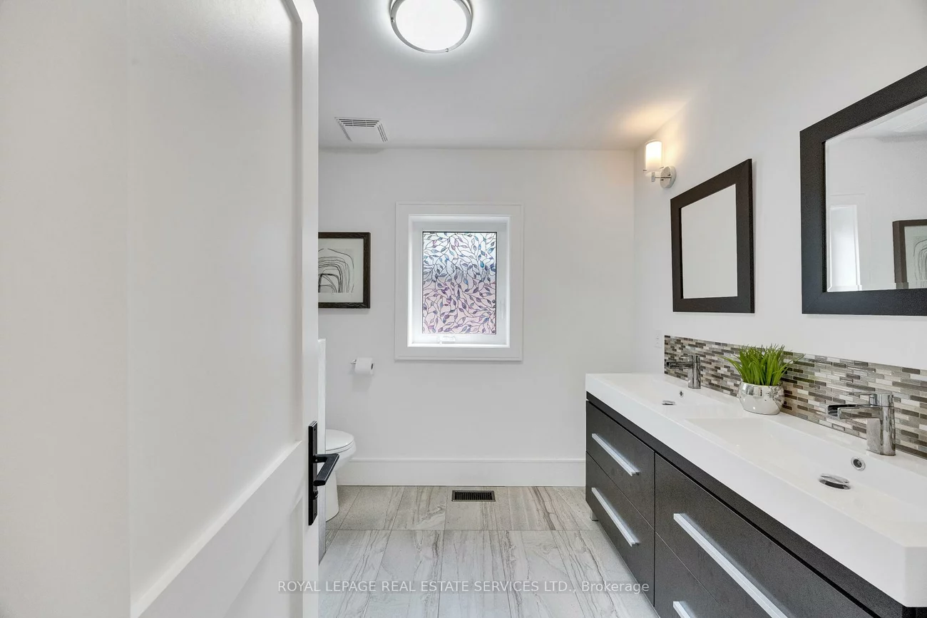 52, Glenaden, Stonegate-Queensway, Toronto