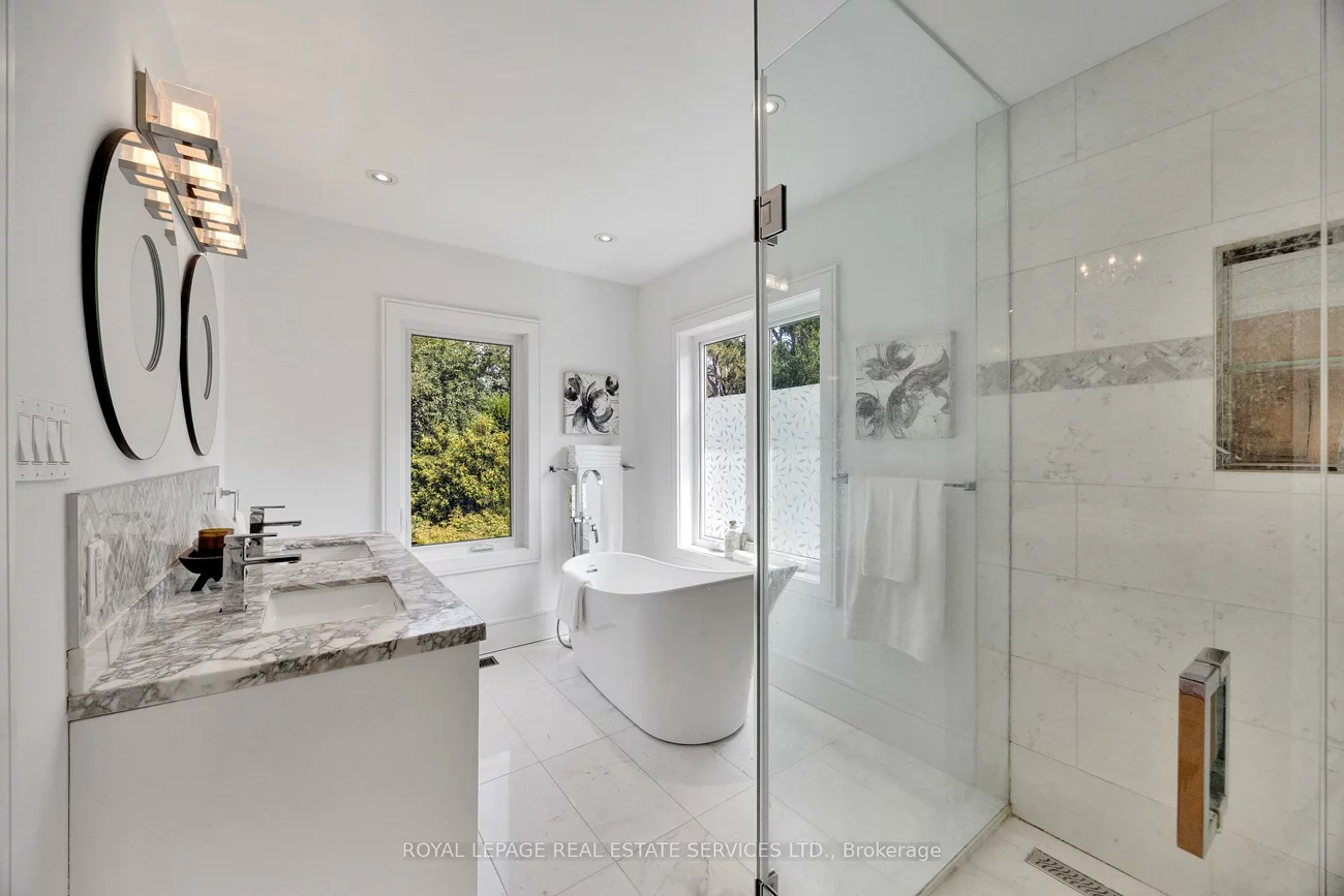 52, Glenaden, Stonegate-Queensway, Toronto