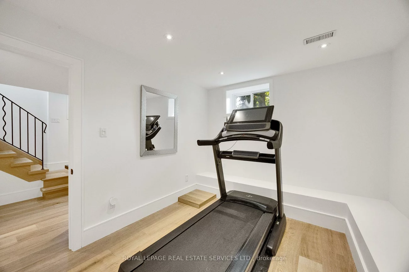 52, Glenaden, Stonegate-Queensway, Toronto