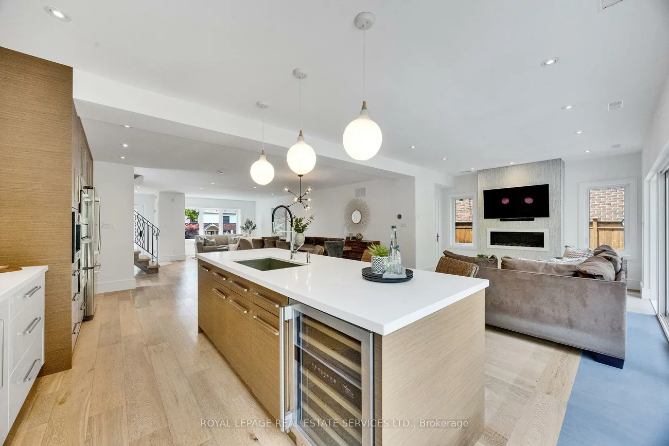 52, Glenaden, Stonegate-Queensway, Toronto