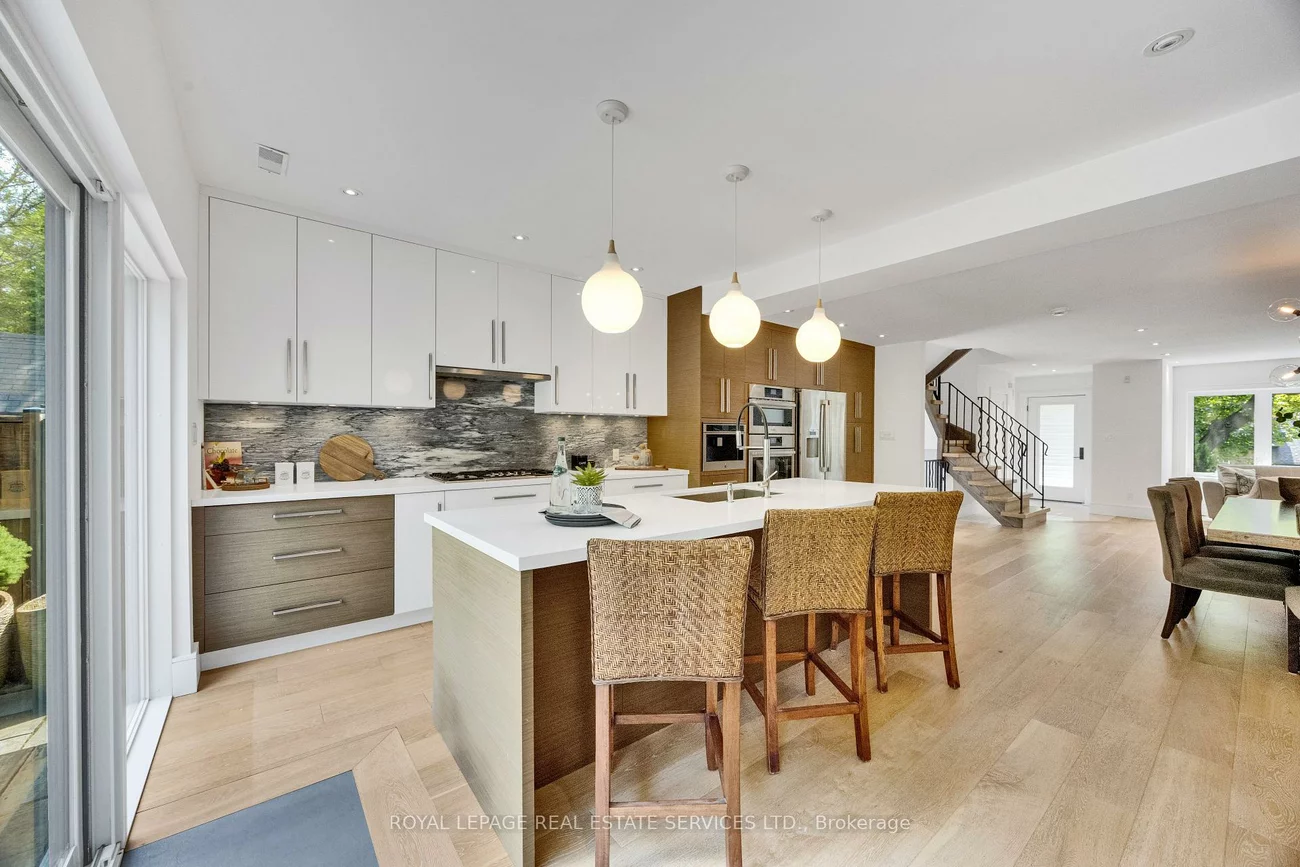 52, Glenaden, Stonegate-Queensway, Toronto