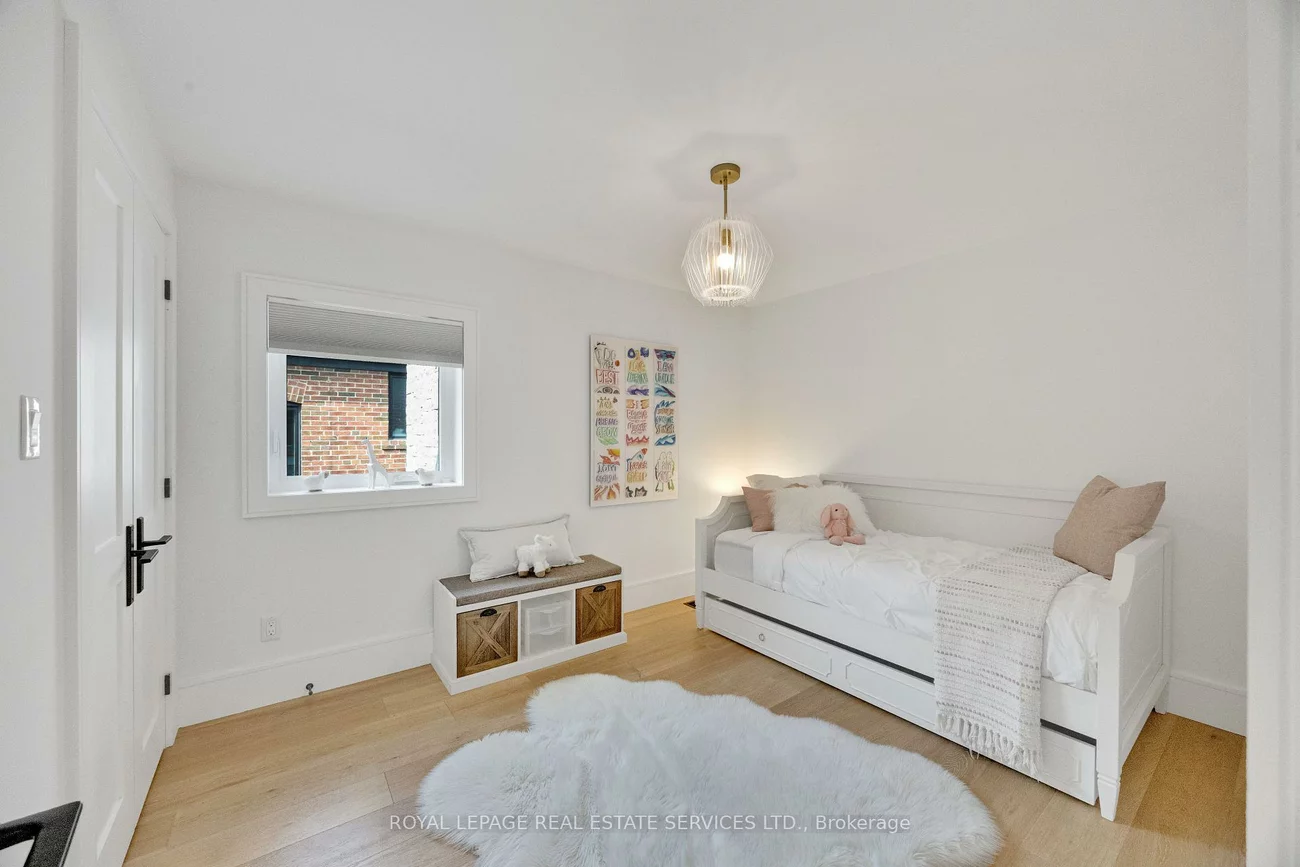 52, Glenaden, Stonegate-Queensway, Toronto