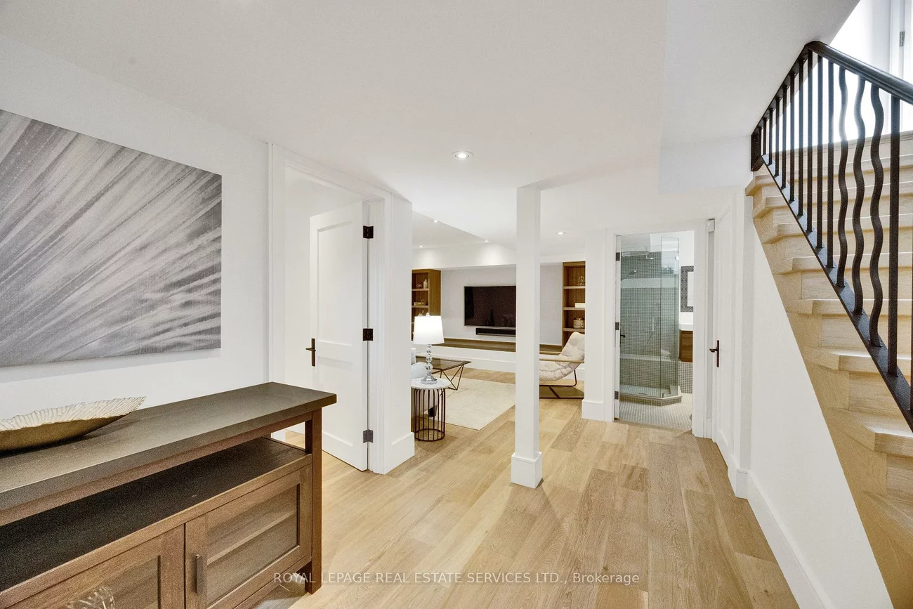 52, Glenaden, Stonegate-Queensway, Toronto