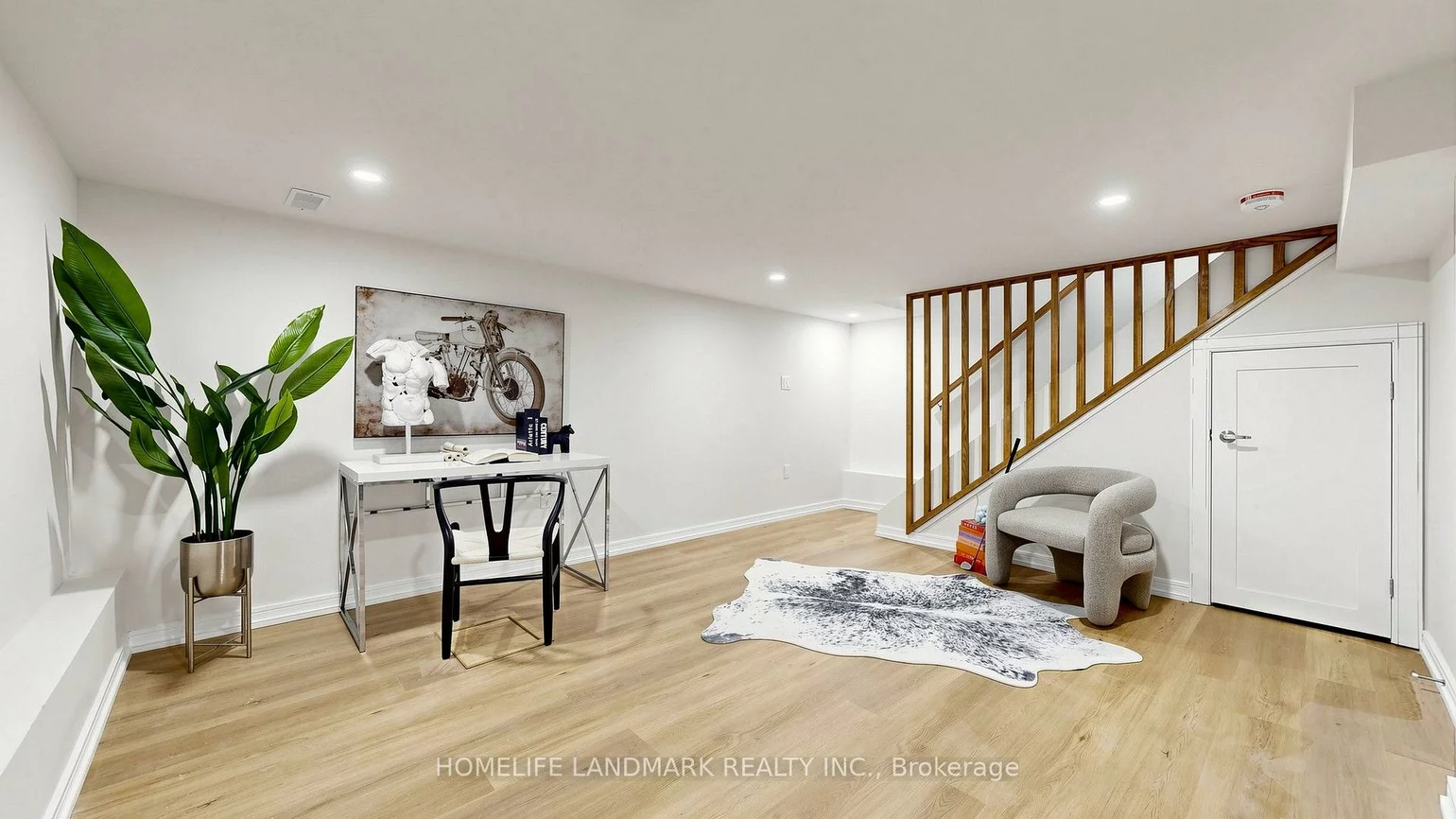 88, Waniska, Stonegate-Queensway, Toronto