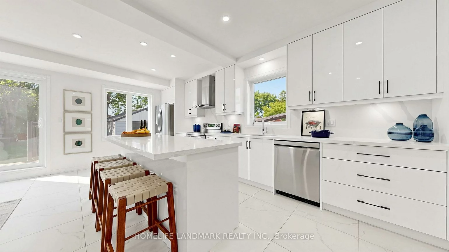 88, Waniska, Stonegate-Queensway, Toronto